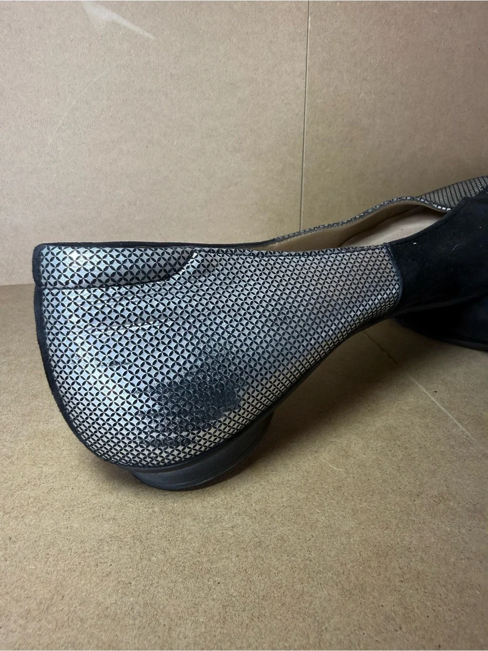 BeautiFeel Amanda Ballet Flats Pewter Pizel Print Black Suede Size US 9/9.5 - Picture 7 of 10